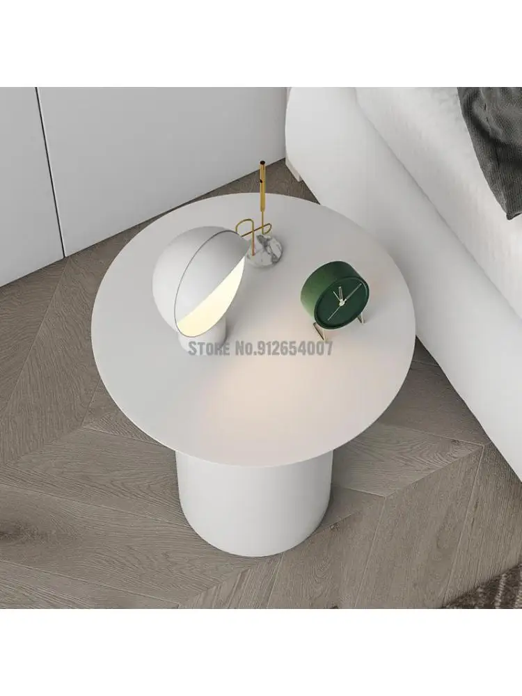 Mai Фен Скандинавски стил модерна минималистичная нощно шкафче за спалня кръгла малка масичка креативна нощно шкафче лека луксозна желязна нощно шкафче