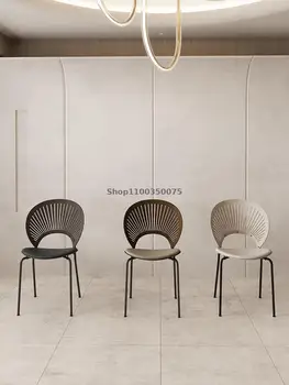 Дизайнерски стол във формата на Миди Модерен Минималистичен Домашен Ютия, маса за Хранене, Стол, кафе-сладкарница Net Red Ресторант Творчески Стол С облегалка